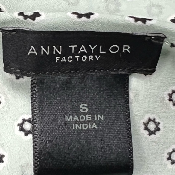 Ann Taylor Blouse - Picture 5 of 6